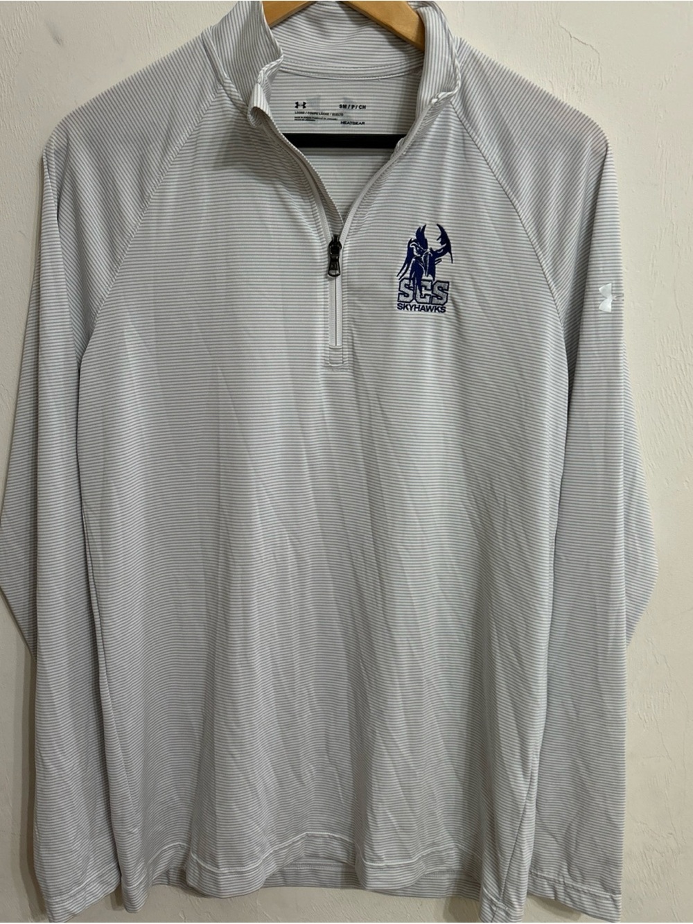 Under Armour Light Gray/White Quarter-Zip Pullover with Navy Skyhawks Logo Small